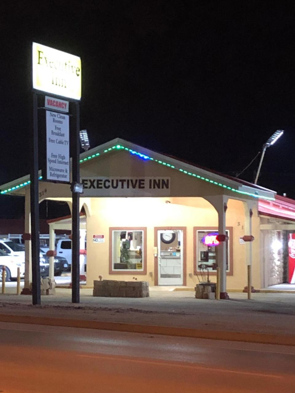 Executive Inn Snyder Exterior foto